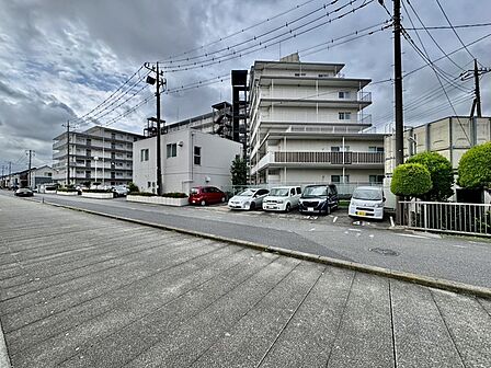 大袋駅徒歩7分の近さ。 忙しい朝が助かる立地、 暮らしにゆとりが生まれます。
