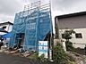 外観：車通りの少ない閑静な住宅地、のびのびした子育てに適します。 