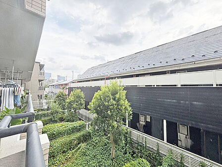 車の通りも少ない閑静な住宅地。子育てにも、第二の人生にも。