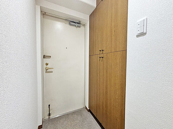 玄関を拡大表示