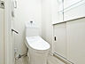 トイレ：新しくお住まいになる方のことを考えて、トイレも新品に交換しました。 