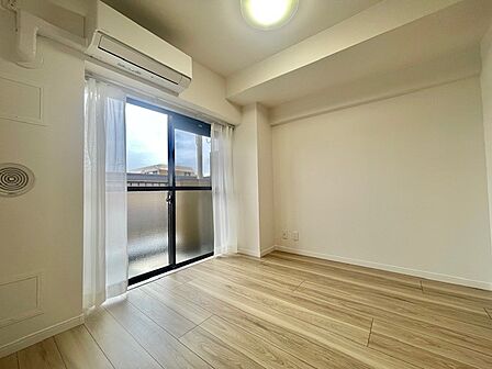 子供部屋に丁度良いサイズの洋室。
