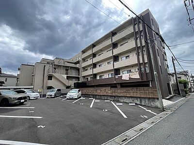 外観:大宮駅徒歩8分の近さ。通勤通学に便利で、駅周辺の生活施設も利用しやすい。 外観:大宮駅徒歩8分の近さ。通勤通学に便利で、駅周辺の生活施設も利用しやすい。