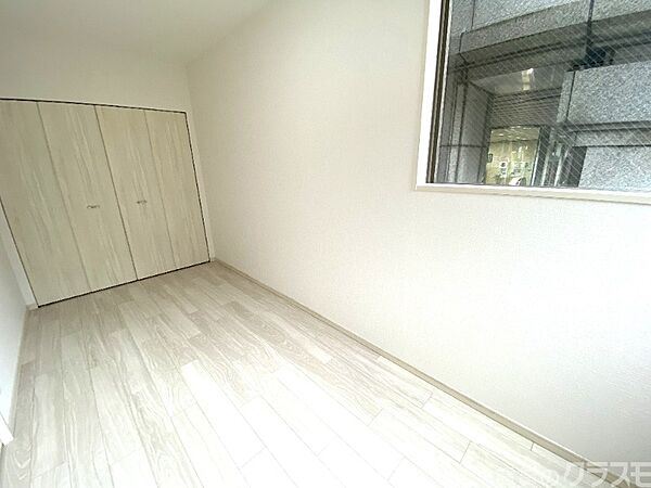 画像17:白を基調としたお部屋です。