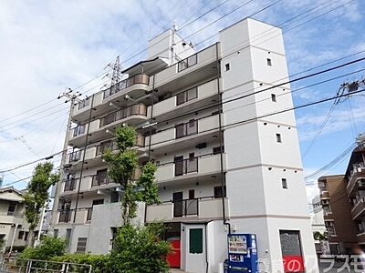 外観：オートロック完備のマンションです。