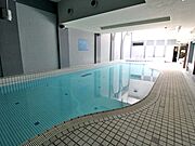 屋内温水プール