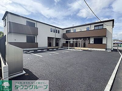 外観:駐車場 外観:駐車場