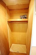★収納は廊下を向いており、お部屋が広々と使えます★