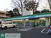 ファミリーマート荻窪青梅街道店 徒歩5分。コンビニ 330m