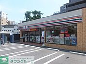 セブンイレブン 211m
