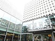 徒歩8分。代官山蔦屋書店まで徒歩8分。 570m