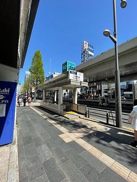 六本木駅(都営地下鉄 大江戸線) 徒歩14分。 1050m