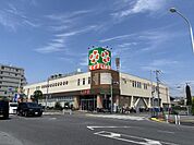 ライフ六町駅前店 徒歩5分。 300m