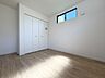 洋室：洋室は明るい空間となっています！子供部屋にも良さそうですね！ 