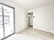 ご家族だんらんのスペースとなるダイニング。家具の配置がしやすい広さを確保しています！ 