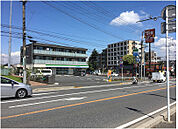 ファミリーマート中山競馬場前店（327m）