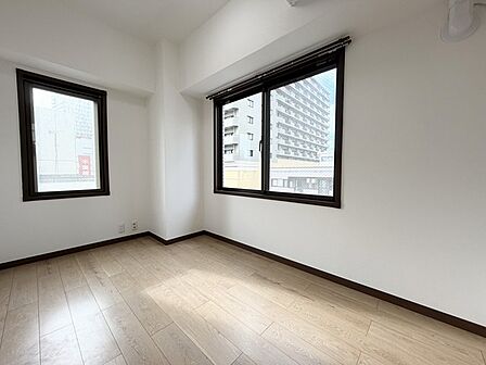 洋室は明るい空間となっています!子供部屋にも良さそうですね!
