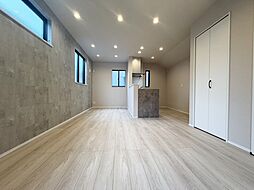 市川市曽谷3丁目　新築戸建　収納豊富南向リビング