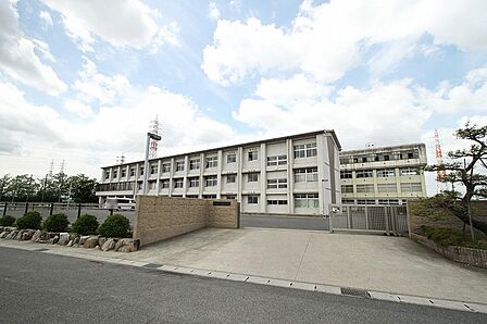 日進西中学校(946m)