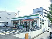 ファミリーマート豊中長興寺店 742m