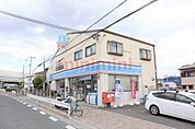 ローソン茨木南耳原店 225m