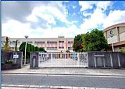 茨木市立穂積小学校 464m