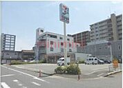 セブンイレブン吹田垂水町3丁目店 555m