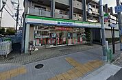 ファミリーマート茨木春日三丁目店 106m