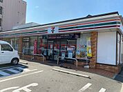 セブンイレブン吹田元町店 451m