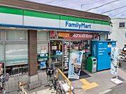 ファミリーマート小浦下新庄駅前店 242m