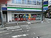 ファミリーマート茨木竹橋町店 66m