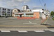 セブンイレブン高槻南芥川町店 211m