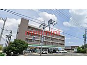ファミリーマート高槻川西町一丁目店 715m