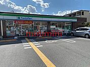ファミリーマート茨木沢良宜浜店 378m