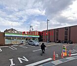 ファミリーマート高槻城西町店 174m