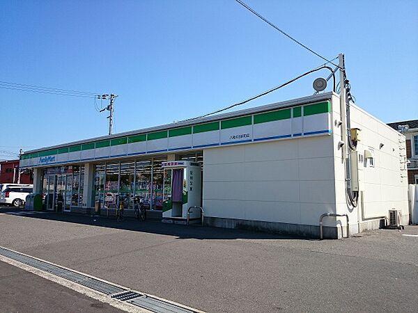画像28:ファミリーマート八尾太田新町店(コンビニ)まで562m