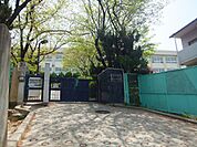柏原市立国分中学校(中学校)まで578m