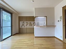 エストレノ 3階ワンルームのリビング/ダイニング