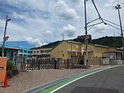 八尾市立南高安小学校(小学校)まで1072m
