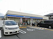ローソン八尾山本高安町二丁目店(コンビニ)まで168m