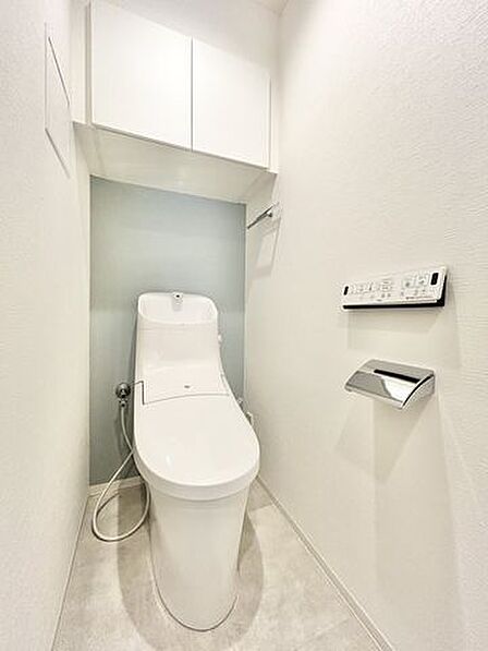 ウォシュレット完備のトイレが設置されています!