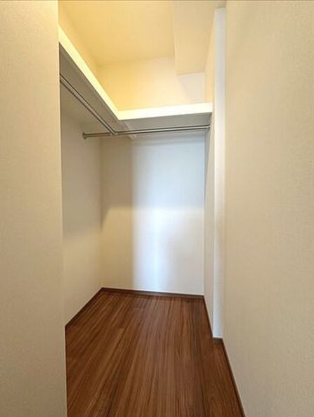 主寝室にはウォークインクローゼットがついてます