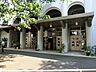 周辺：文京区立湯島小学校 徒歩8分。 590m