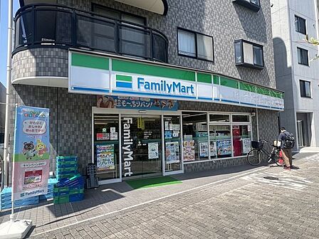 ファミリーマート大島八丁目店 徒歩5分。 360m