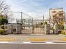 周辺：足立区立第十四中学校 徒歩5分。 390m