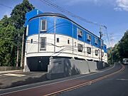 森のリゾートのようなマンションです。