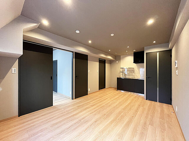 リビング/ダイニング 千代田区神田神保町3丁目6-6