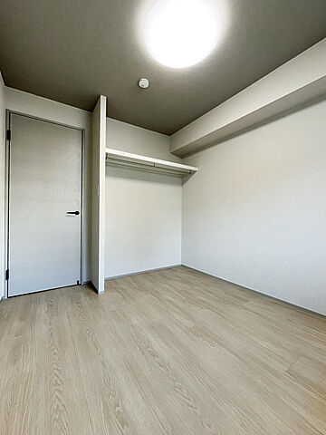 洋室 エステート晴見 4号棟 1階/105