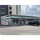 コンビニ「ファミリーマート砺波市役所前店まで538ｍ」