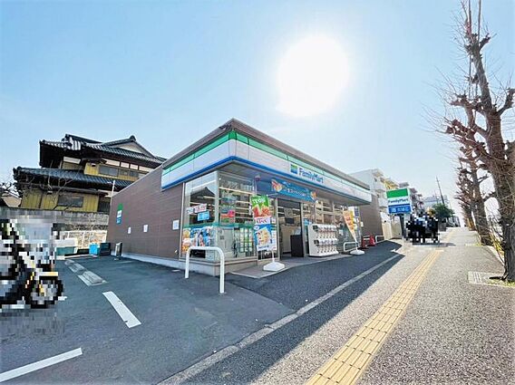ファミリーマー...